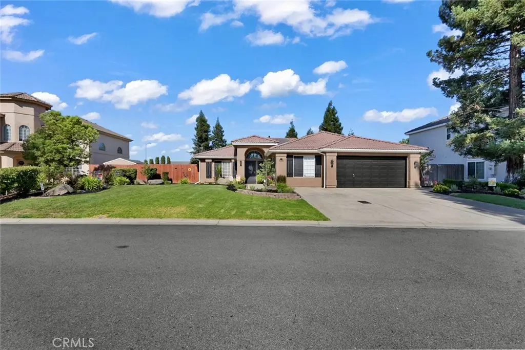 Single Family Residence for sale at 5090 Congressional, Chowchilla, CA featuring 5 beds and 2 baths
