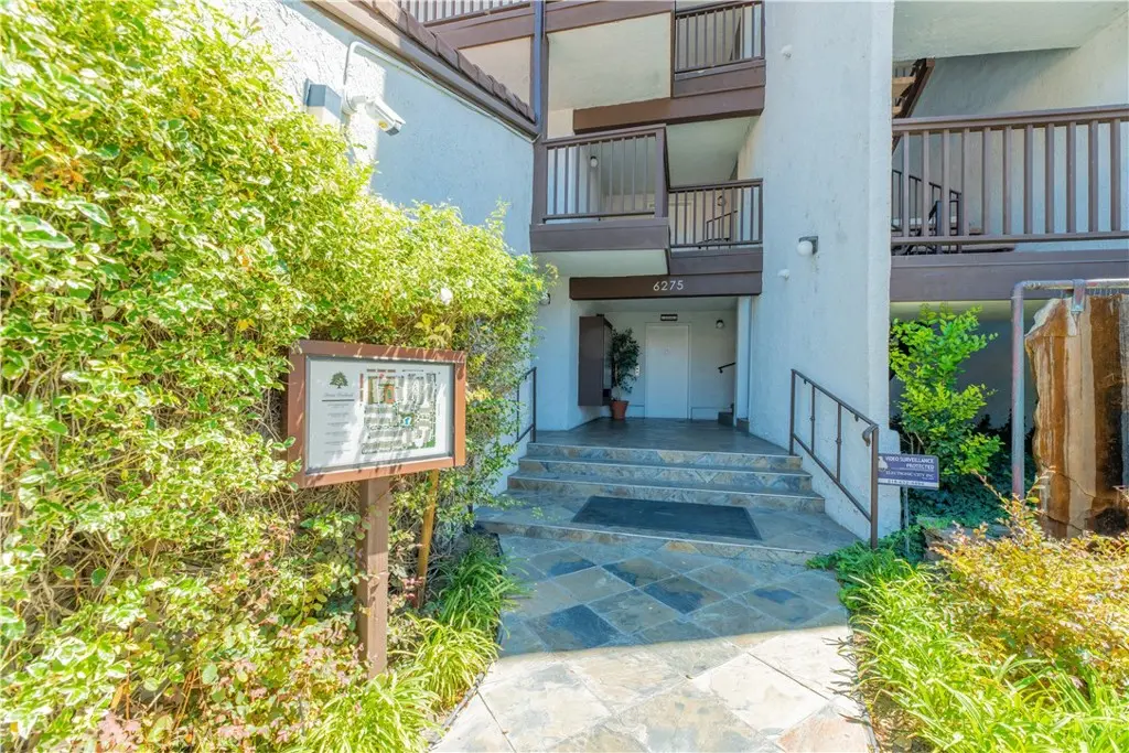 6275 Canoga 61, Woodland Hills, CA — listing photo 1