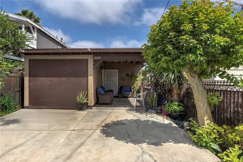 Single Family Residence for sale at 2019 E Shauer, Compton, CA featuring 2 beds and 1 bath