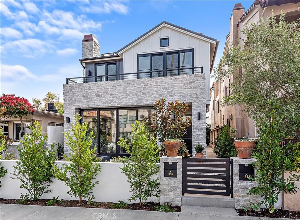 434 1/2 Goldenrod Avenue, Corona Del Mar, CA — listing photo 1