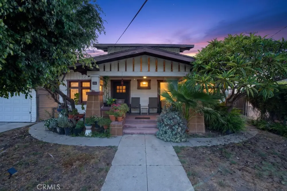 Duplex for sale at 523 N Lake, Los Angeles, CA featuring 2 beds and 2 baths