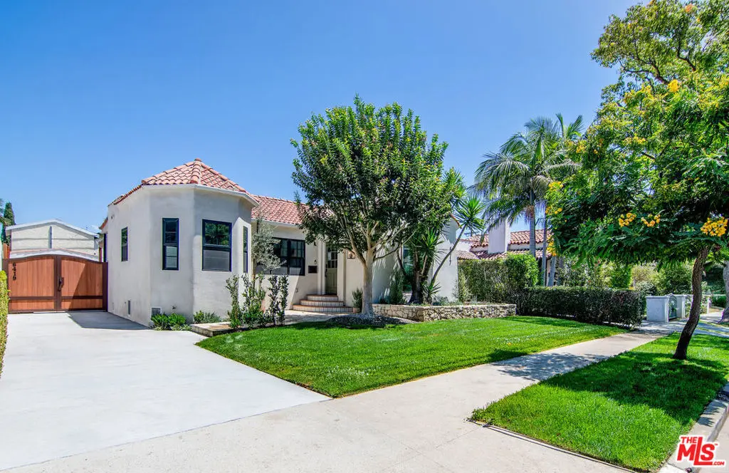 Residential Lease for rent at 6417 Lindenhurst Avenue, Los Angeles, Los Angeles County, CA featuring 4 beds and 4 baths