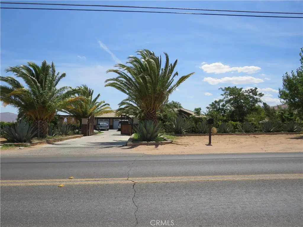 10247 Kiowa, Apple Valley, CA — listing photo 1