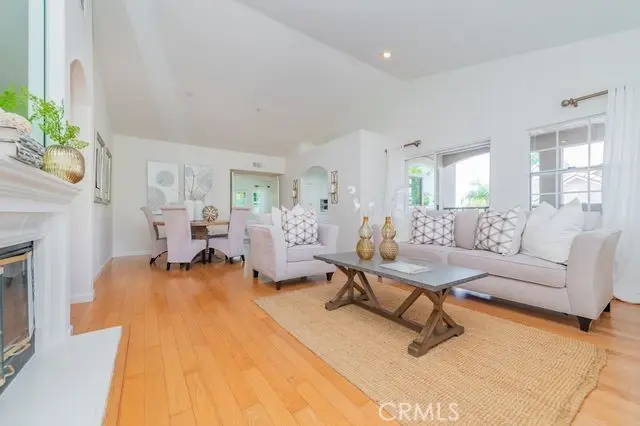 2310 Cascade, Tustin, CA — listing photo 1