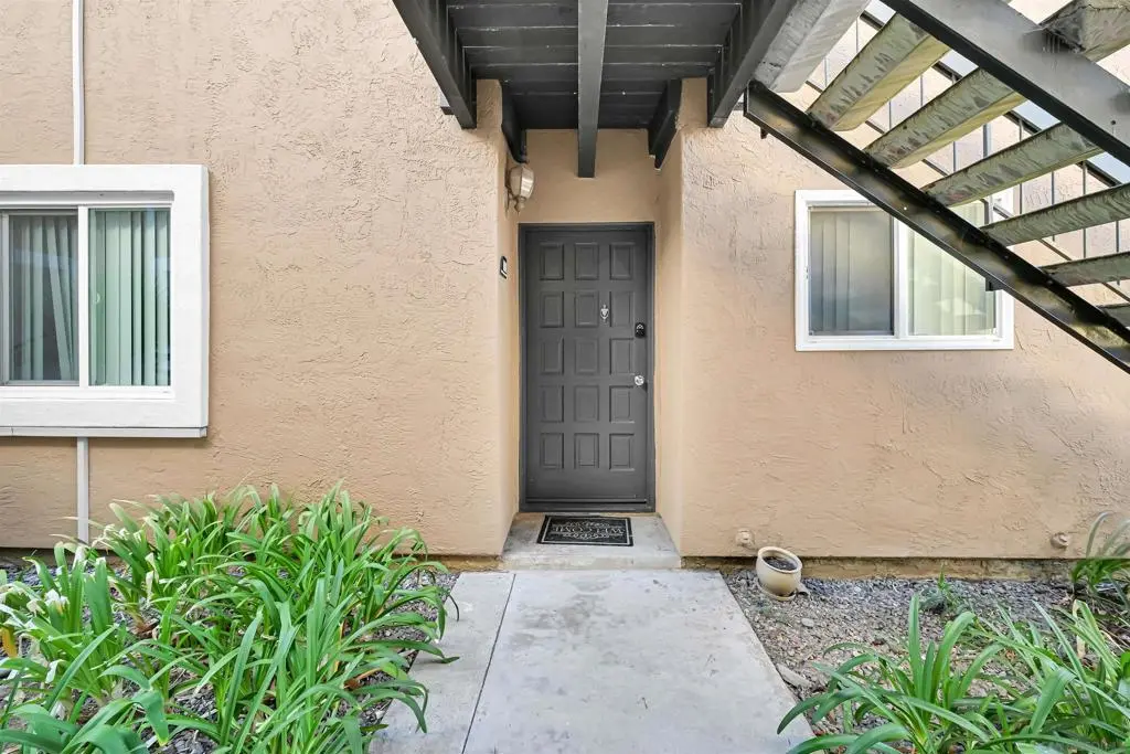 Condominium for sale at 17195 W Bernardo Dr 101, San Diego, CA featuring 3 beds and 2 baths