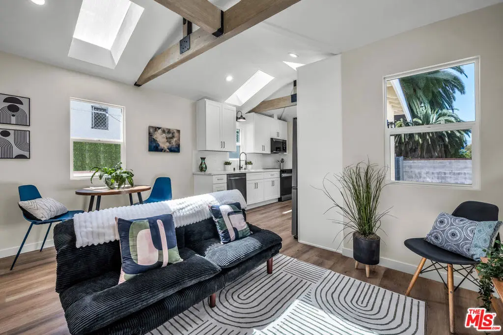 Residential Lease for rent at 2319 1/2 Teviot Street, Los Angeles, Los Angeles County, CA featuring 1 bed and 1 bath