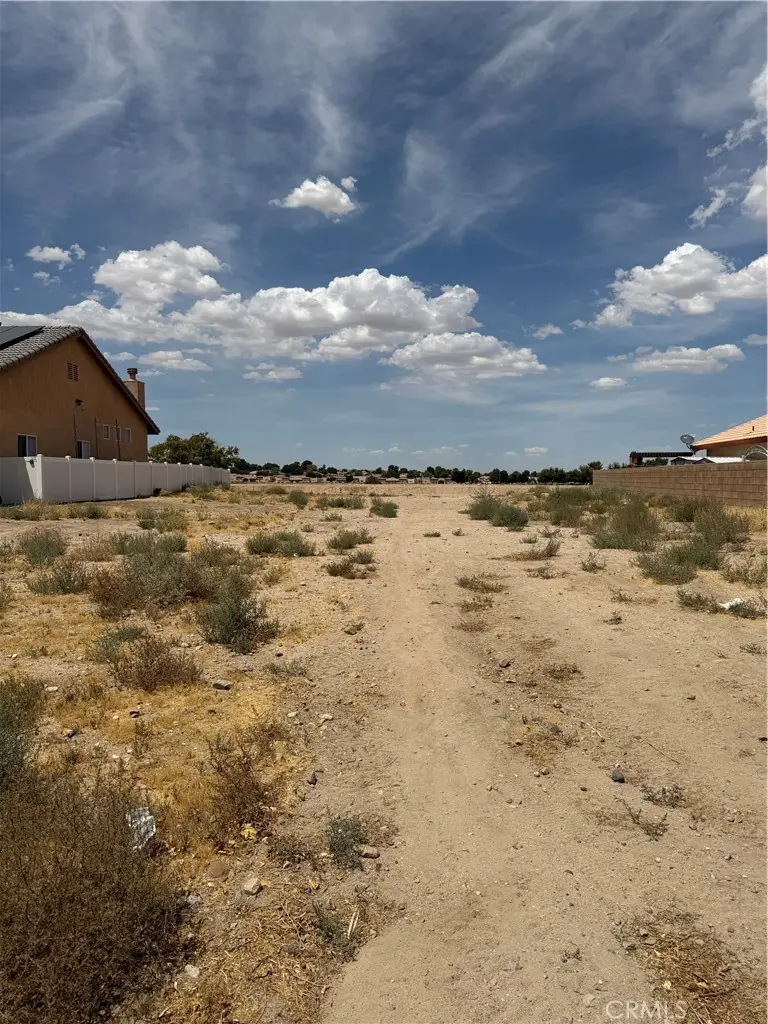 14902 Rivers Edge Road, Helendale, CA — listing photo 1