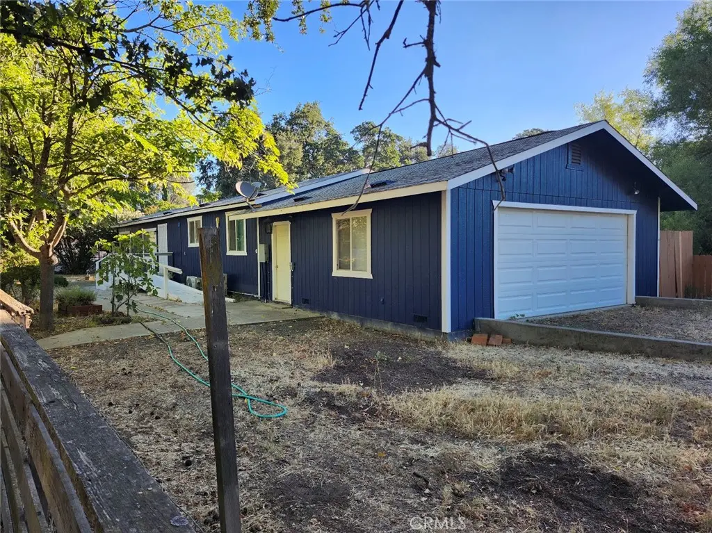 Single Family Residence for sale at 3770 Oakland Avenue, Clearlake, CA featuring 3 beds and 2 baths