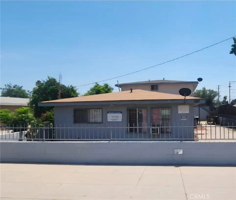 Quadruplex for rent at 687 W 17th 4, San Bernardino, CA featuring 2 beds and 1 bath