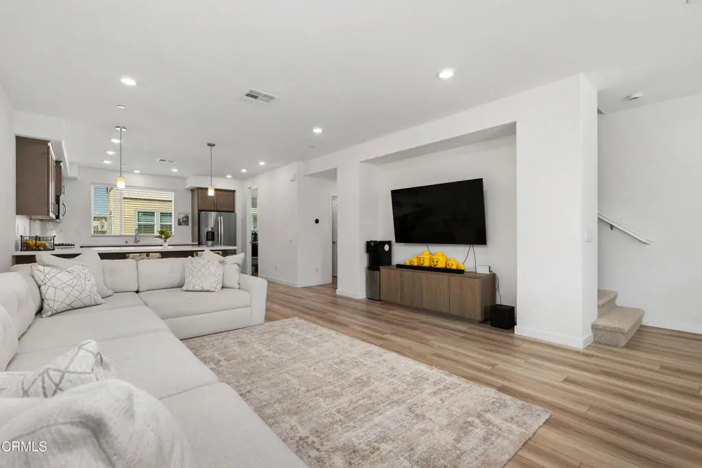 27560 Sanctuary Court, Valencia, CA — listing photo 1