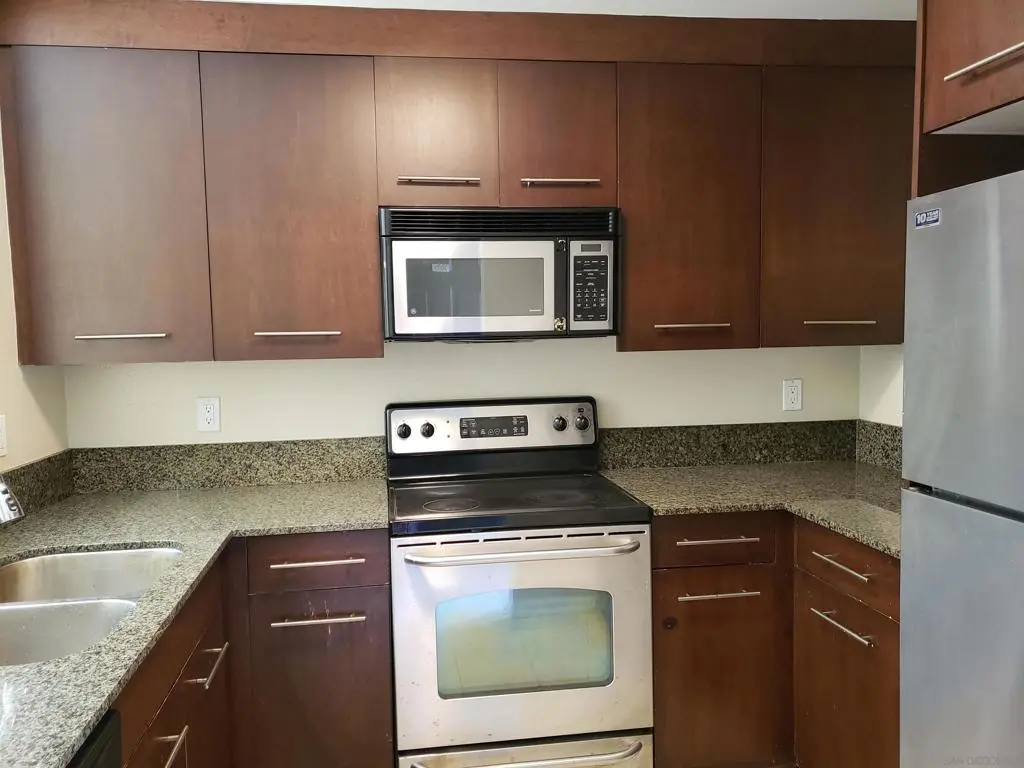 Single Family Residence for rent at 7425 Charmant 2601, San Diego, CA featuring 2 beds and 2 baths