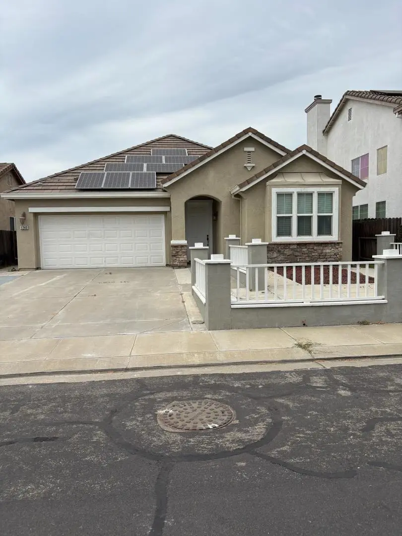 1243 Laurel Park Circle, Manteca, CA — listing photo 1