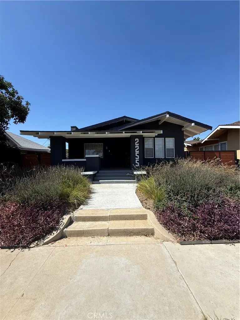 Residential Lease for rent at 2255 W 29th St, Los Angeles, Los Angeles County, CA featuring 3 beds and 2 baths