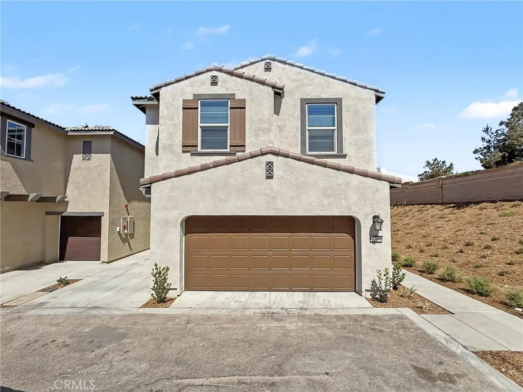 Single Family Residence for rent at 1366 Thunderbolt Lane, Rialto, CA featuring 4 beds and 3 baths