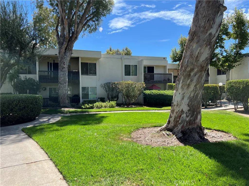 23515 Lyons Avenue 174, Valencia, CA — listing photo 1