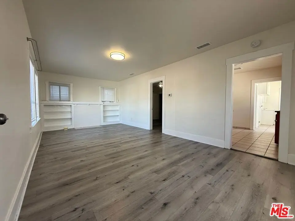 Residential Lease for rent at 1116 Irving Avenue, Glendale, Los Angeles County, CA featuring 2 beds and 2 baths