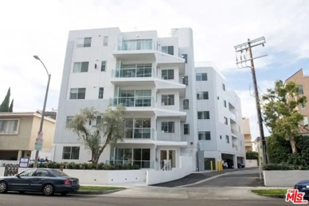 Residential Lease for rent at 415 S LE DOUX Road 402, Los Angeles, Los Angeles County, CA featuring 2 beds and 2 baths