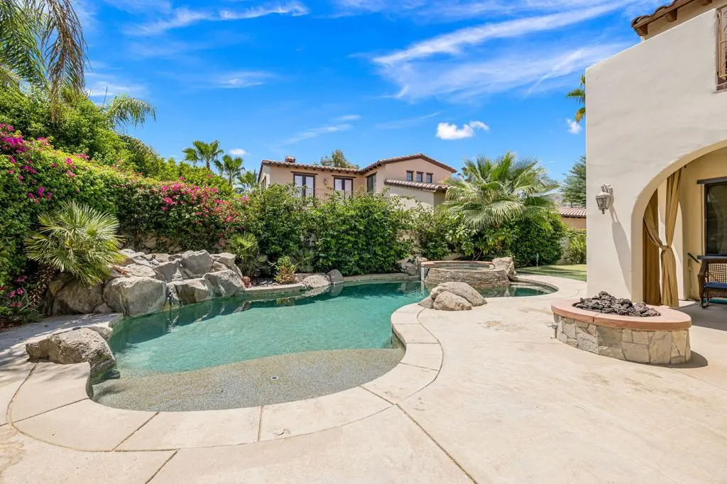 Single Family Residence for rent at 80679 Via Tranquila, La Quinta, CA featuring 4 beds and 3 baths