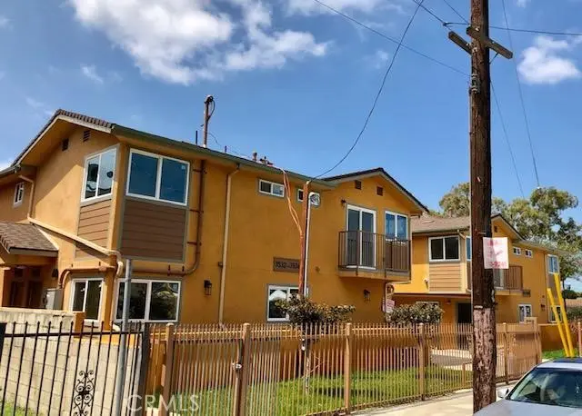 Townhouse for rent at 3534 W 67th Street, Los Angeles, CA featuring 3 beds and 3 baths
