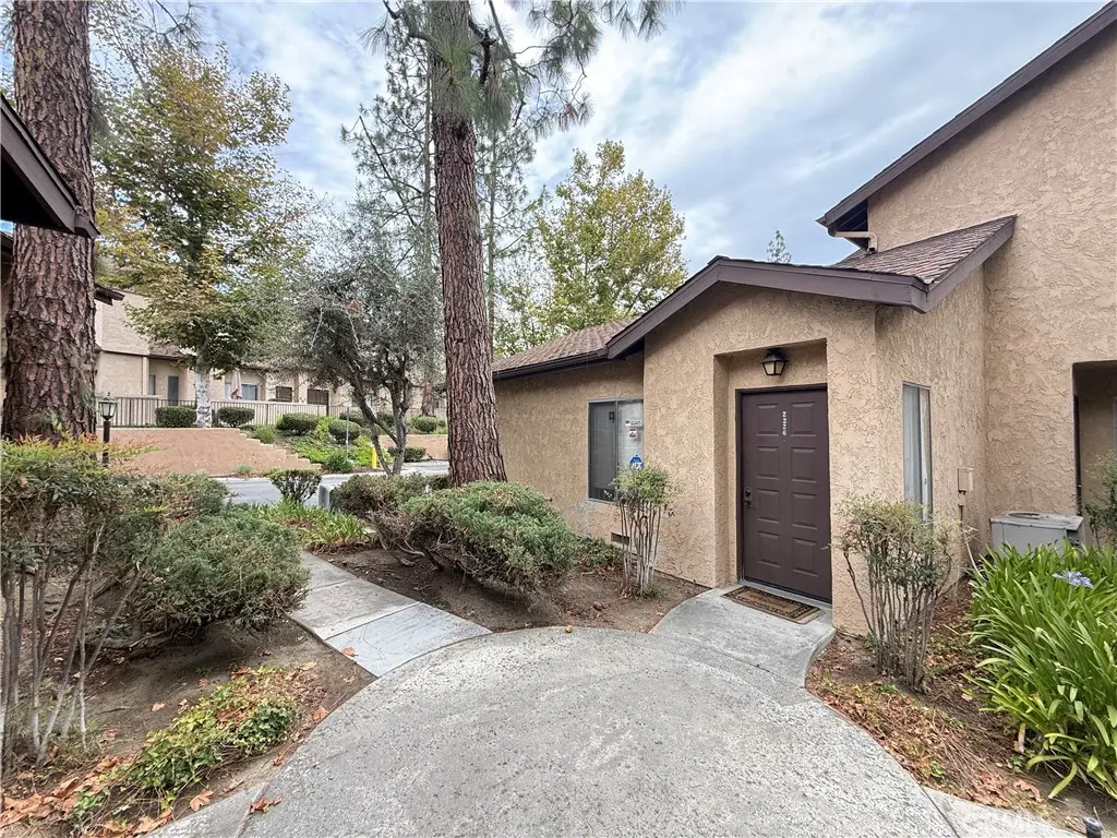 Residential Lease for rent at 2226 Calle Leon, West Covina, Los Angeles County, CA featuring 3 beds and 2 baths