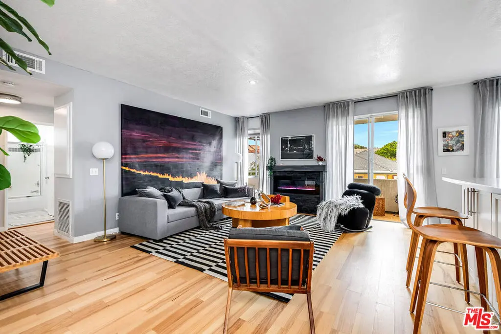 Condominium for sale at 1310 N Detroit Street 206, Los Angeles, CA featuring 2 beds and 2 baths