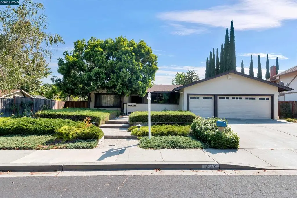 Single Family Residence for rent at 332 Downham Ct, Walnut Creek, CA featuring 4 beds and 3 baths