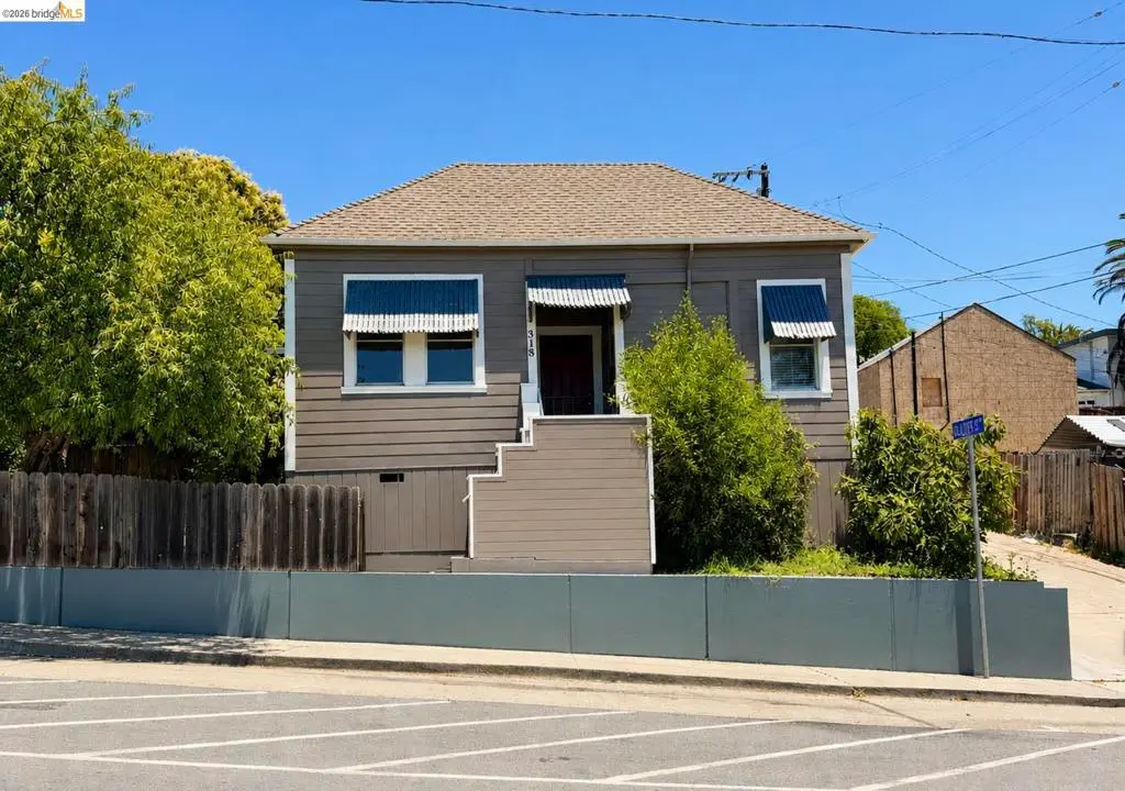 Single Family Residence for sale at 318 Butte St, Vallejo, CA featuring 4 beds and 1 bath