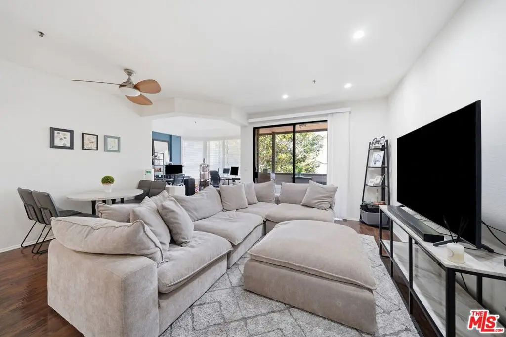 2559 Plaza Del Amo 213, Torrance, CA — listing photo 1