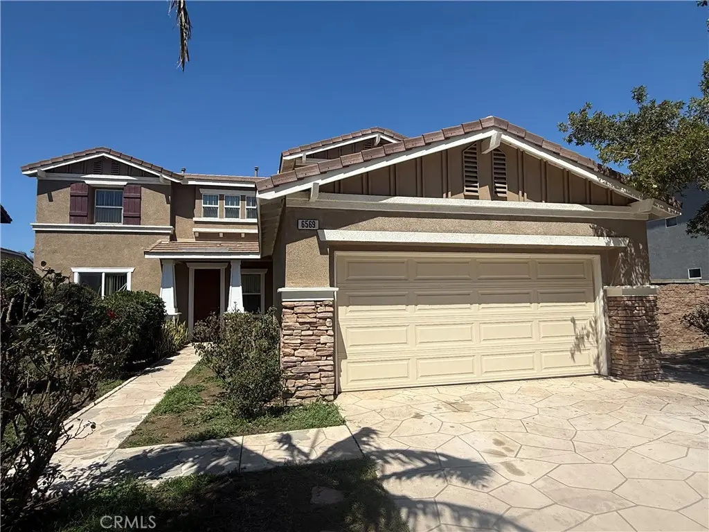 Single Family Residence for rent at 6569 Gladiola, Corona, CA featuring 4 beds and 3 baths