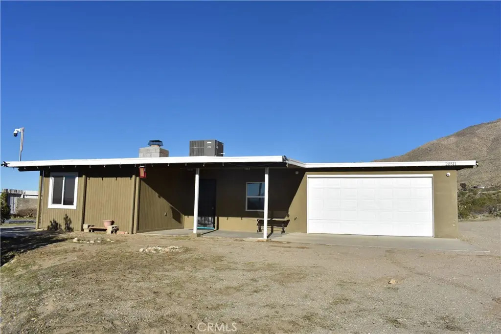 Single Family Residence for sale at 20511 Memory, Apple Valley, CA featuring 3 beds and 2 baths