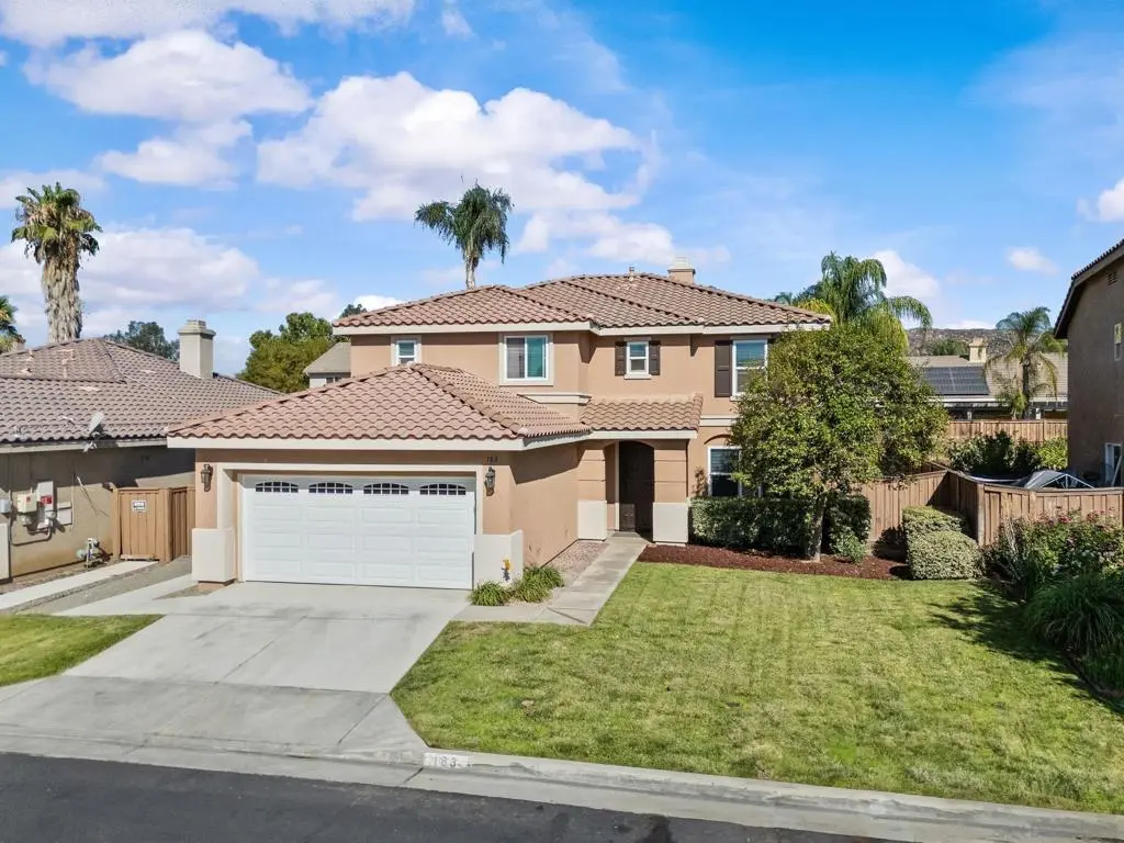 Single Family Residence for sale at 183 La Amistad Way, Hemet, CA featuring 6 beds and 3 baths