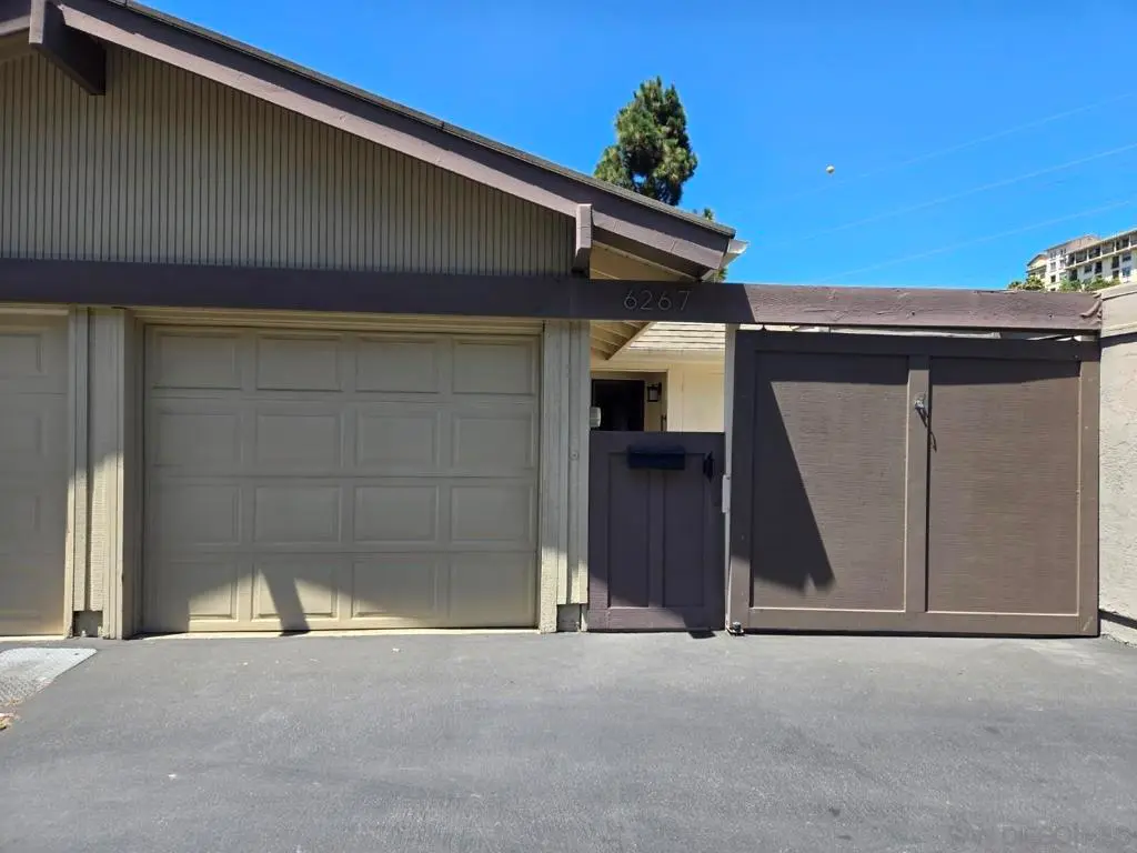 Condominium for sale at 6267 Caminito Juanico, San Diego, CA featuring 3 beds and 2 baths