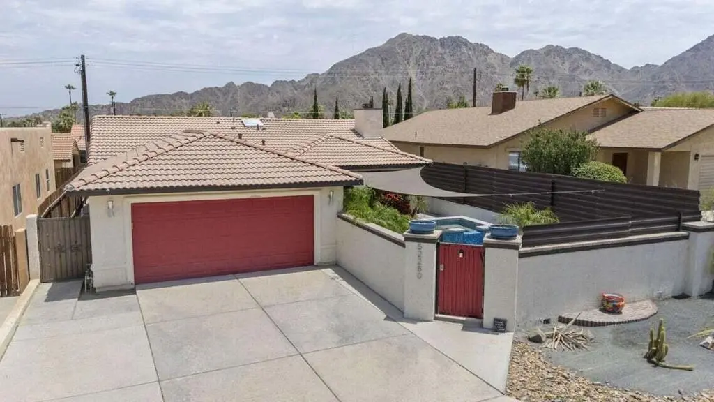 Single Family Residence for rent at 52280 Avenida Ramirez, La Quinta, CA featuring 4 beds and 2 baths