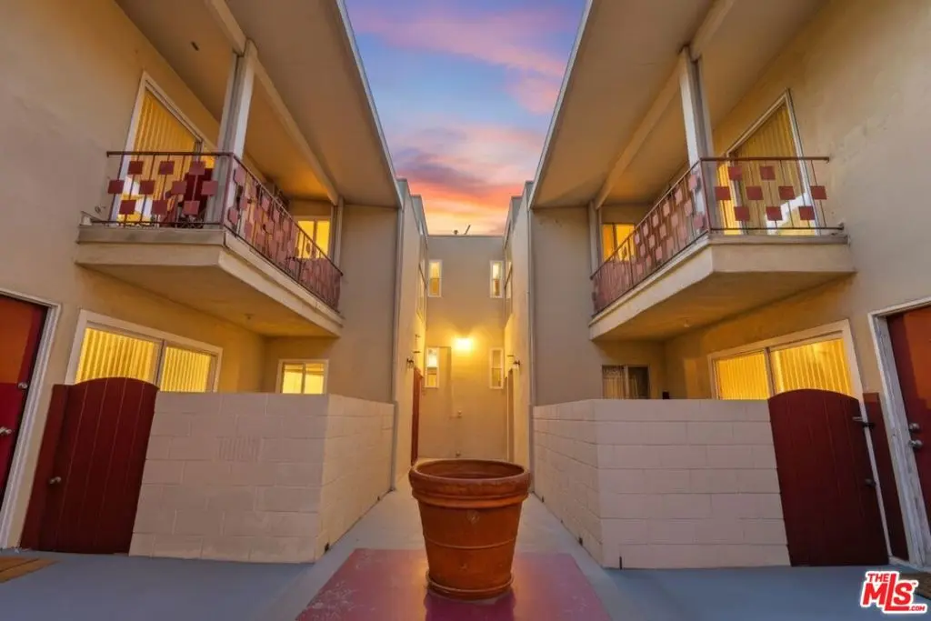 Residential Lease for rent at 515 N Alfred Street 204, West Hollywood, Los Angeles County, CA featuring 2 beds and 2 baths