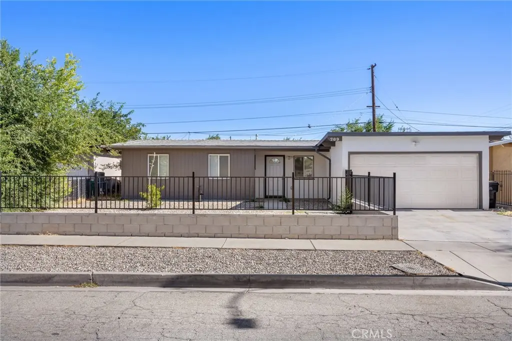 Residential Lease for rent at 709 W Avenue H12, Lancaster, Los Angeles County, CA featuring 3 beds and 1 bath