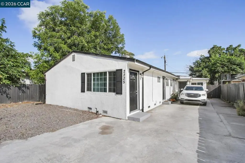 Duplex for rent at 2225 E Myrtle St, Stockton, CA featuring 2 beds and 1 bath