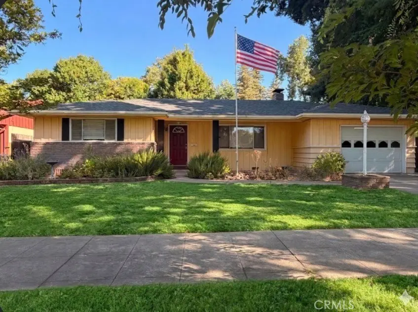 Single Family Residence for sale at 226 W 6th Ave, Chico, CA featuring 2 beds and 2 baths