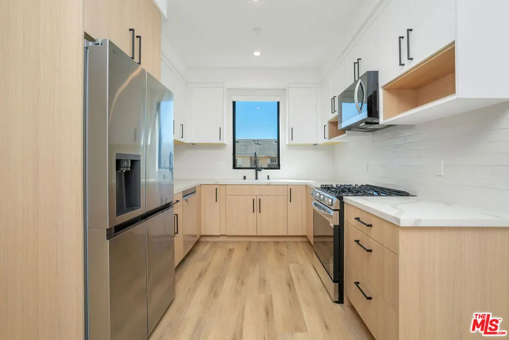 Residential Lease for rent at 111 N Orlando Avenue, Los Angeles, Los Angeles County, CA featuring 4 beds and 5 baths