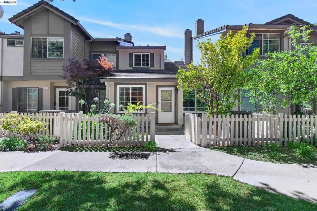 Townhouse for sale at 7422 Oxford Cir, Dublin, CA featuring 2 beds and 3 baths