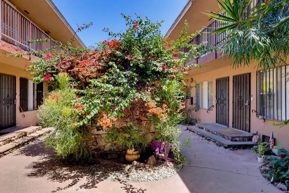 Own Your Own for sale at 640 Elm Ave. 5, Long Beach, CA featuring 1 bed and 1 bath