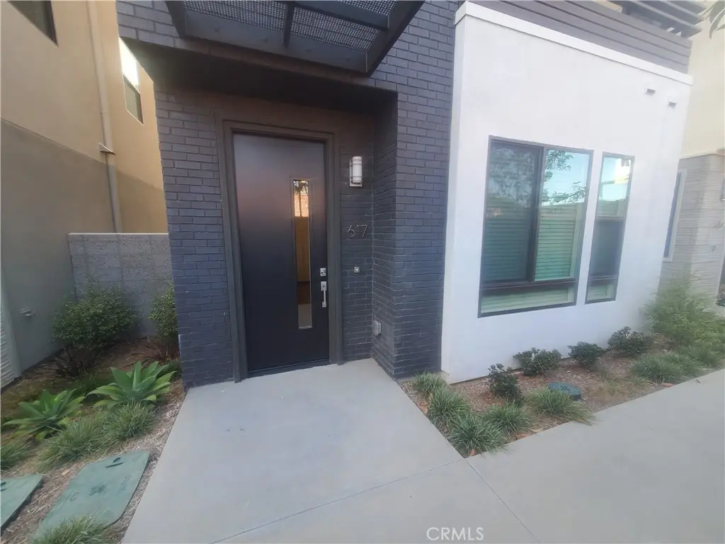 Residential Lease for rent at 617 Cardiff Reef, Costa Mesa, Orange County, CA featuring 4 beds and 4 baths