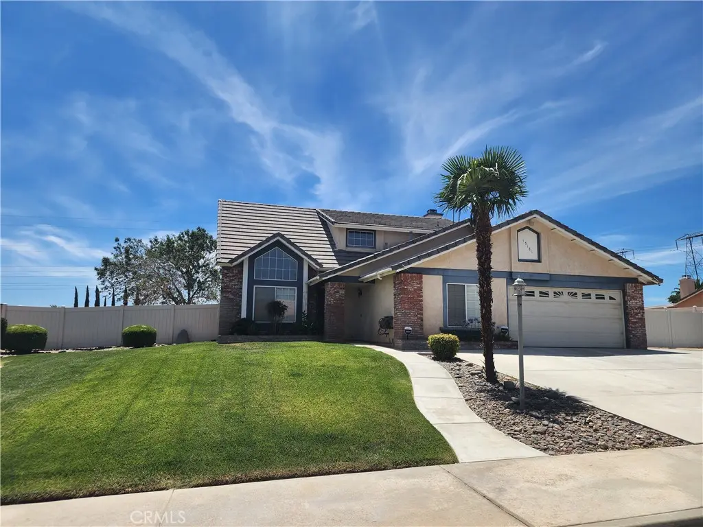 Single Family Residence for rent at 15181 Kimball, Hesperia, CA featuring 3 beds and 3 baths