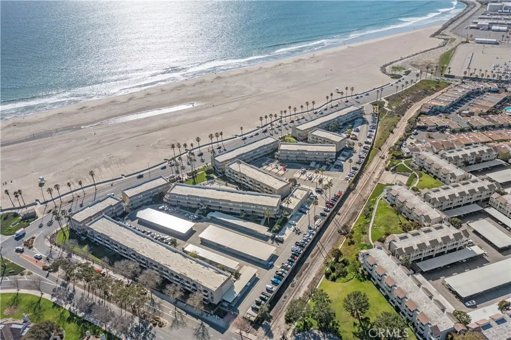 381 E Surfside, Port Hueneme, CA — listing photo 1