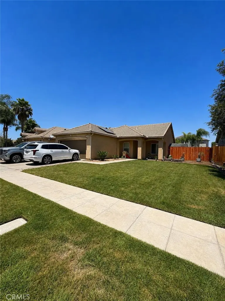 Single Family Residence for sale at 6336 W Wrenwood, Fresno, CA featuring 3 beds and 2 baths