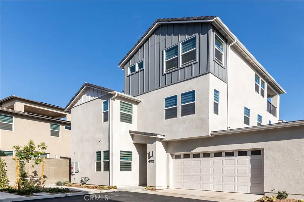 405 Clipper, Irvine, CA — listing photo 1