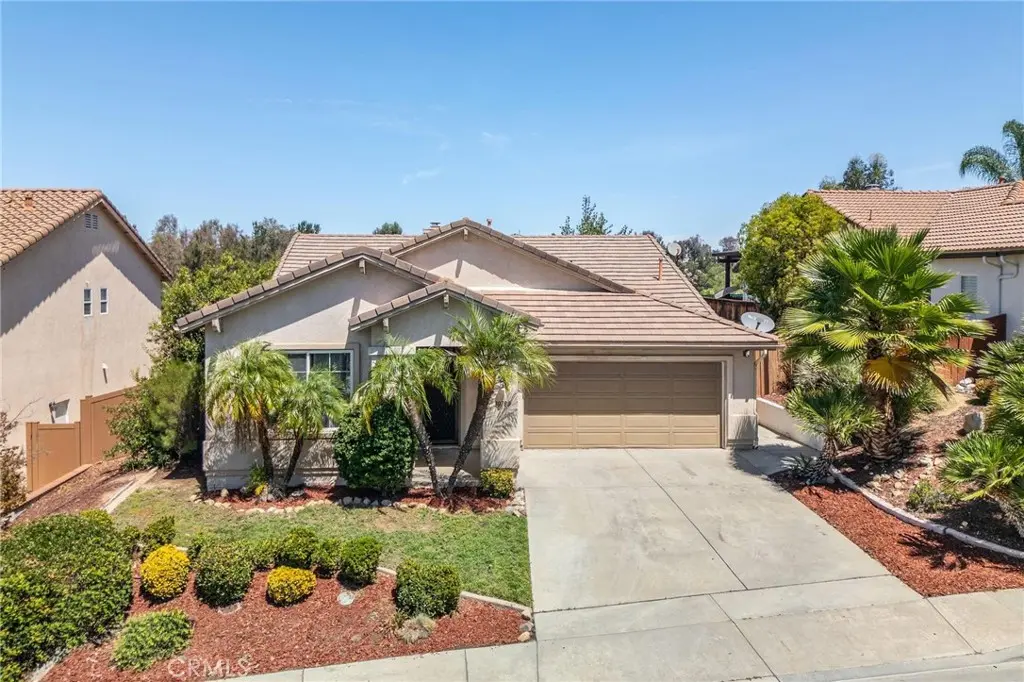 Single Family Residence for sale at 30780 Point Woods Court, Temecula, CA featuring 2 beds and 2 baths