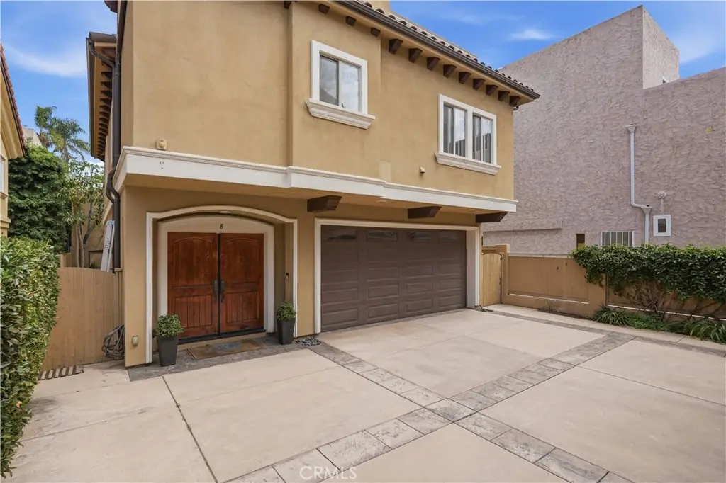 520 N Elena B, Redondo Beach, CA — listing photo 1