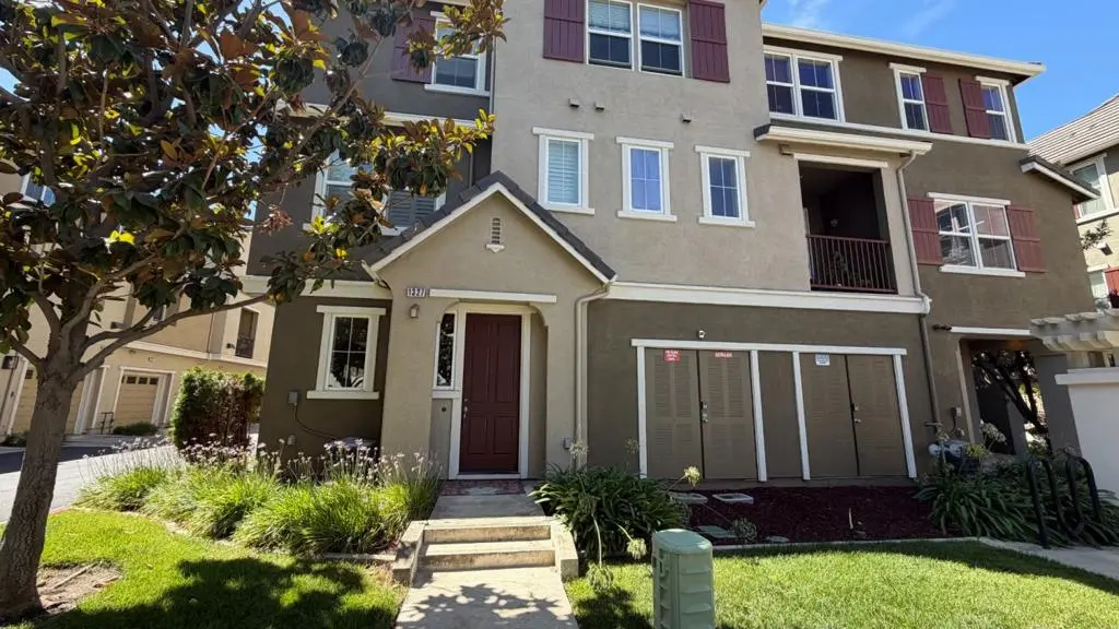 Townhouse for rent at 1327 Westbury Drive, San Jose, CA featuring 3 beds and 3 baths