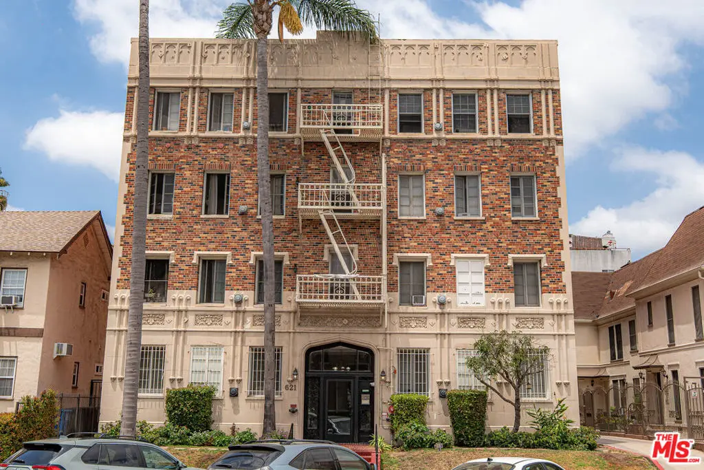 Residential Income for sale at 621 S Dunsmuir Avenue, Los Angeles, CA featuring 8 beds and 32 baths