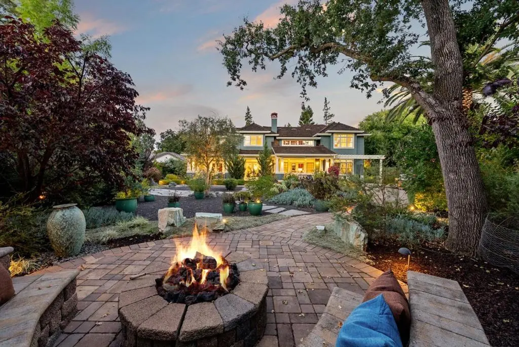 Single Family Residence for sale at 40 Montana Lane, Menlo Park, CA featuring 4 beds and 3 baths